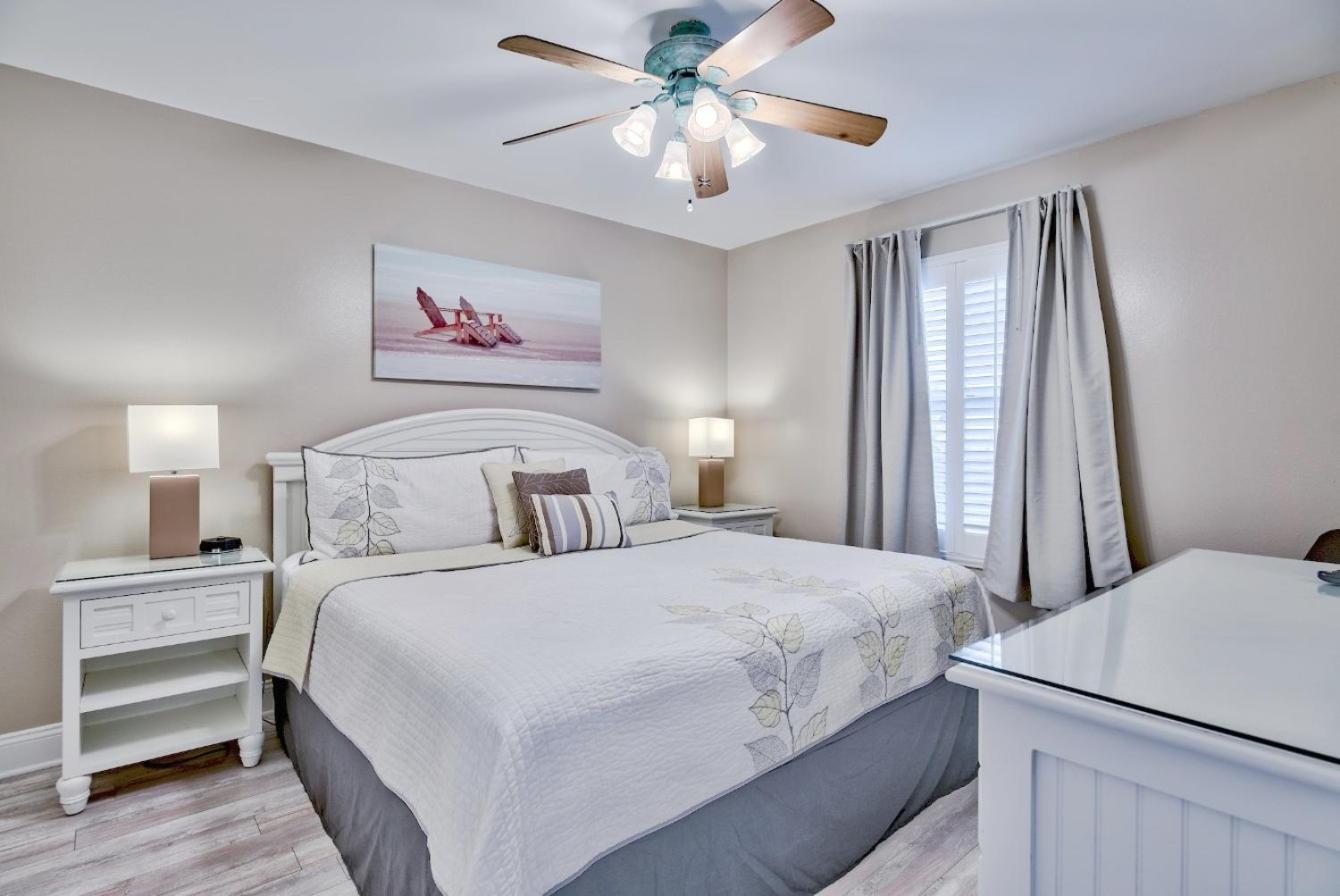 Pelican Beach Resort Condos Destin Exterior foto